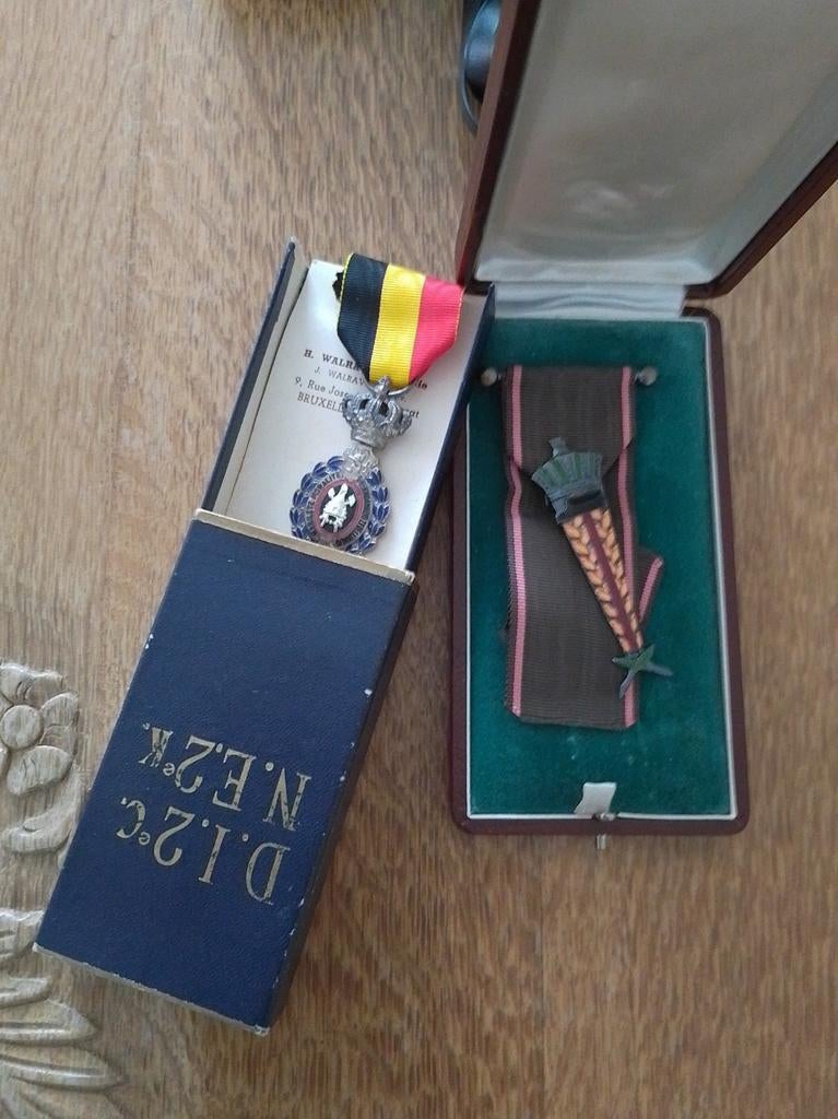 Medailles leger, Verzamelen, Ophalen