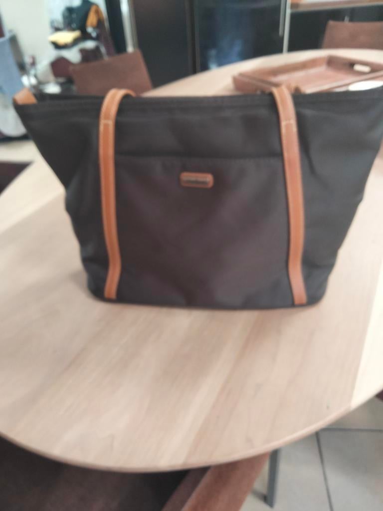 Handtas Melvin.br 40 cm .hoogte 30 cm, Bijoux, Sacs & Beauté, Enlèvement, Comme neuf