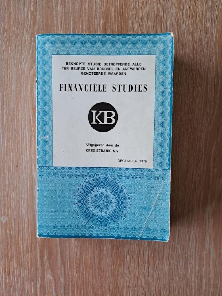 Financiële Studies 1975 - Kredietbank, Enlèvement ou Envoi, Comme neuf, Argent et Investissement