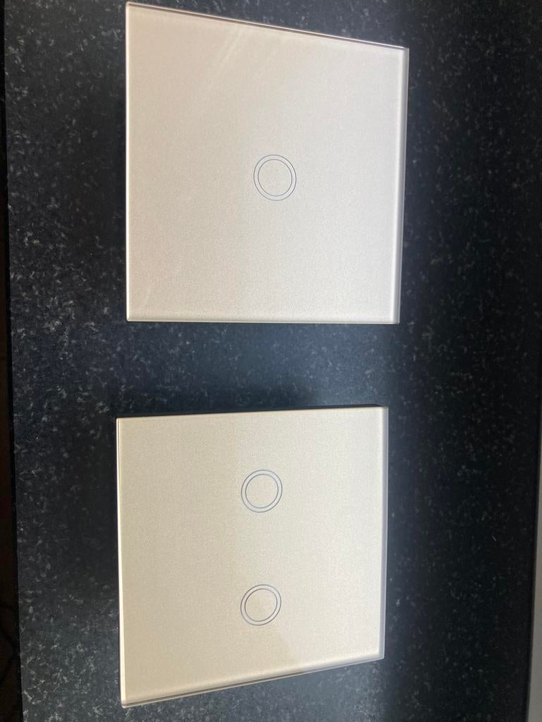 2 nieuwe Wifi-switches (enkel en tweerichtings), Zo goed als nieuw