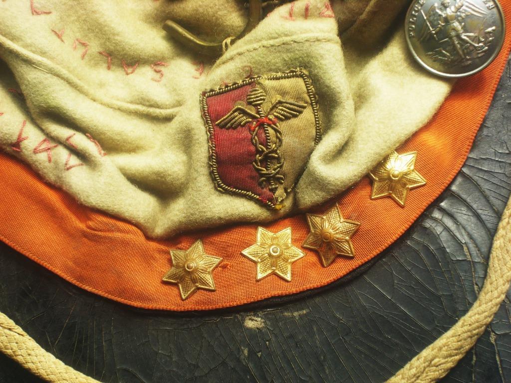 Penne 1957 caducée d'Hermès étudiant roumain ULB Solvay, Envoi, Autres, Casque ou Béret