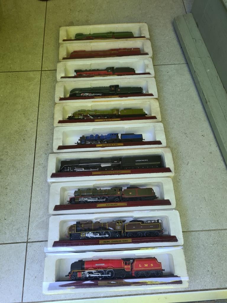 Belle locomotive décorative Atlas Idition de 30 cm avec wago, Enlèvement ou Envoi, Comme neuf, Locomotive