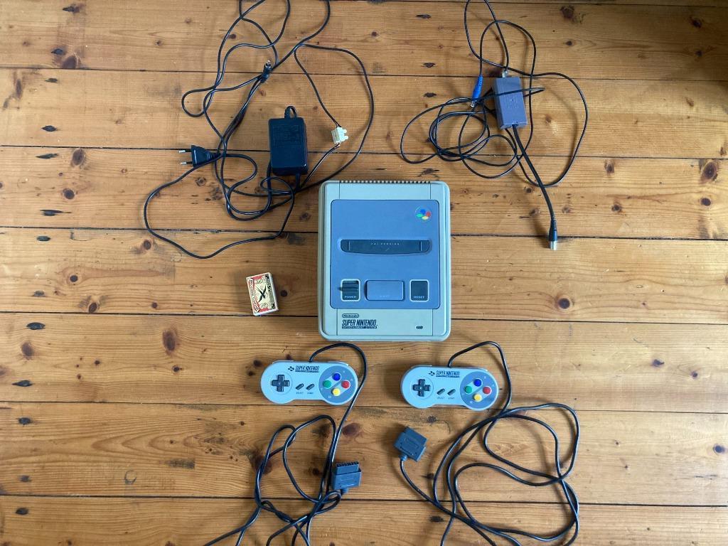Nintendo super nes pal SNSP-001A FRG control deck 2 consoles, Ophalen of Verzenden, Gebruikt, Met 2 controllers