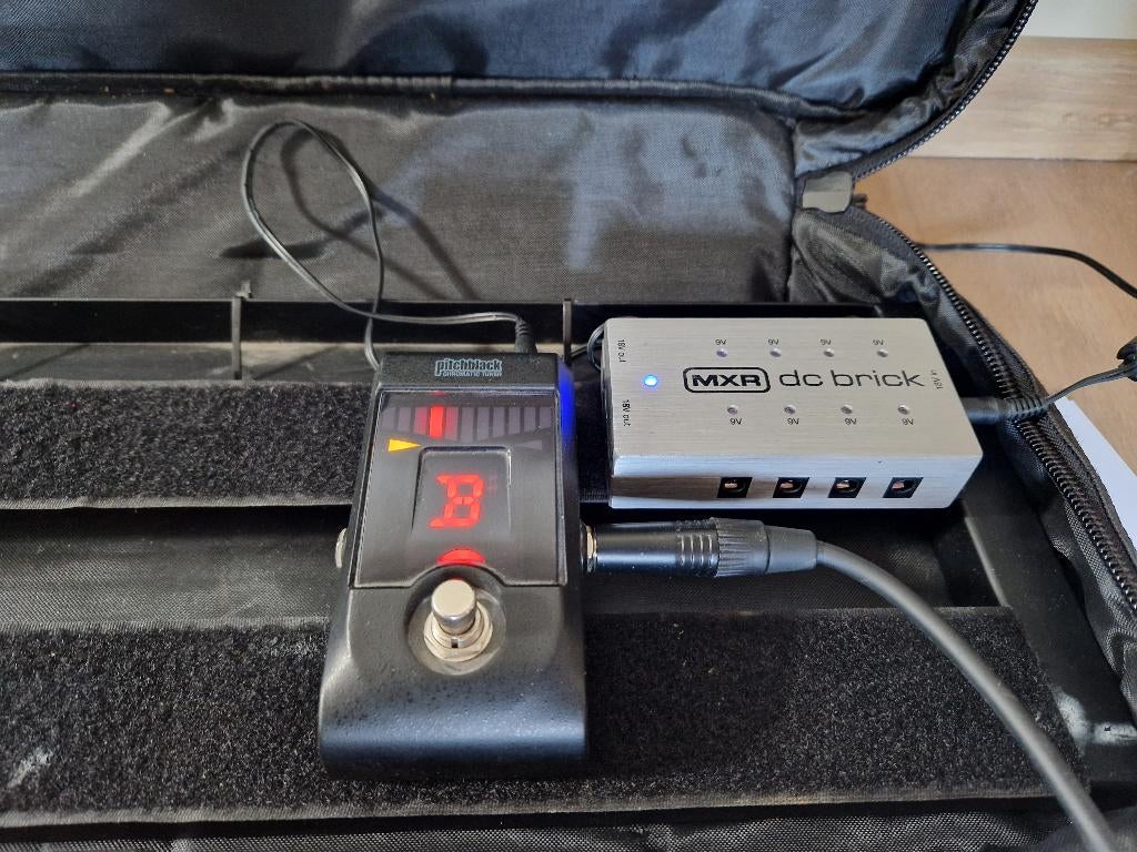 Pedalboard, Musique & Instruments, Enlèvement, Comme neuf