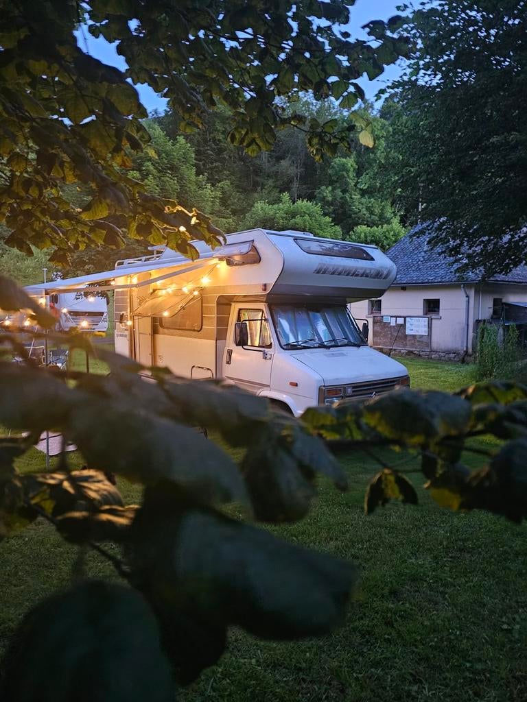 Charmante en stoere Citroën Camper met Hymer opbouw 1990, Caravanes & Camping, Camping-cars, Jusqu'à 4, Siège standard, Boîte manuelle