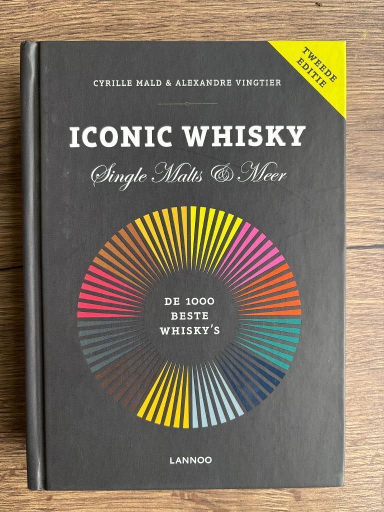 Boek Iconic Whisky: de 1000 beste whisky's + whisky glazen, Enlèvement ou Envoi, Comme neuf, Cyrille Mald