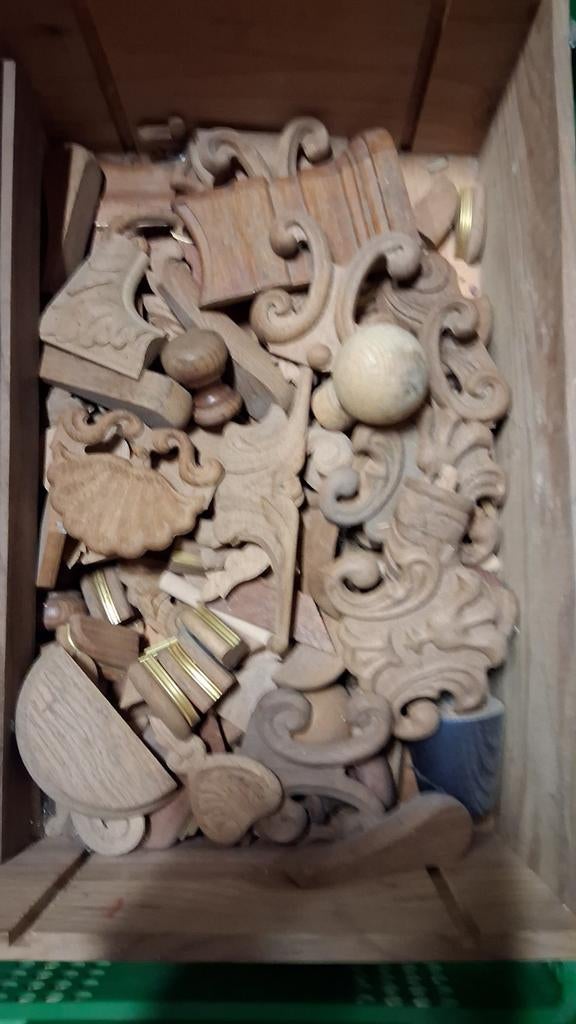 murs en bois et figurines à restaurer.., Antiquités & Art, Enlèvement