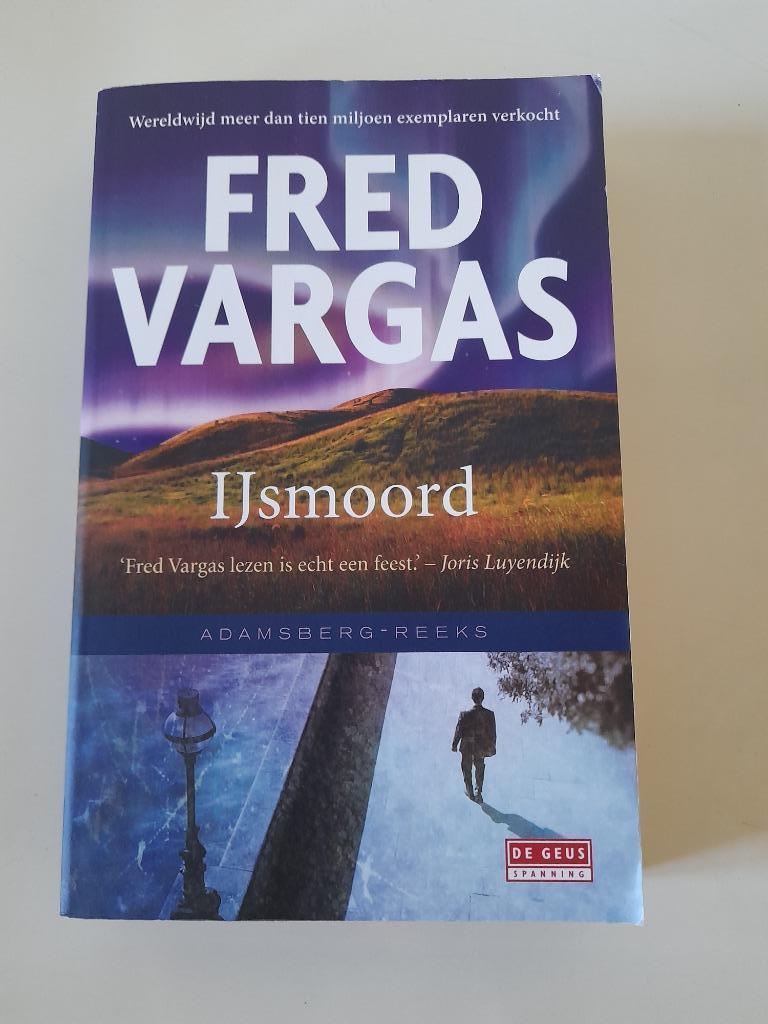 Fred Vargas - IJsmoord, Boeken, Thrillers, Gelezen, Ophalen of Verzenden
