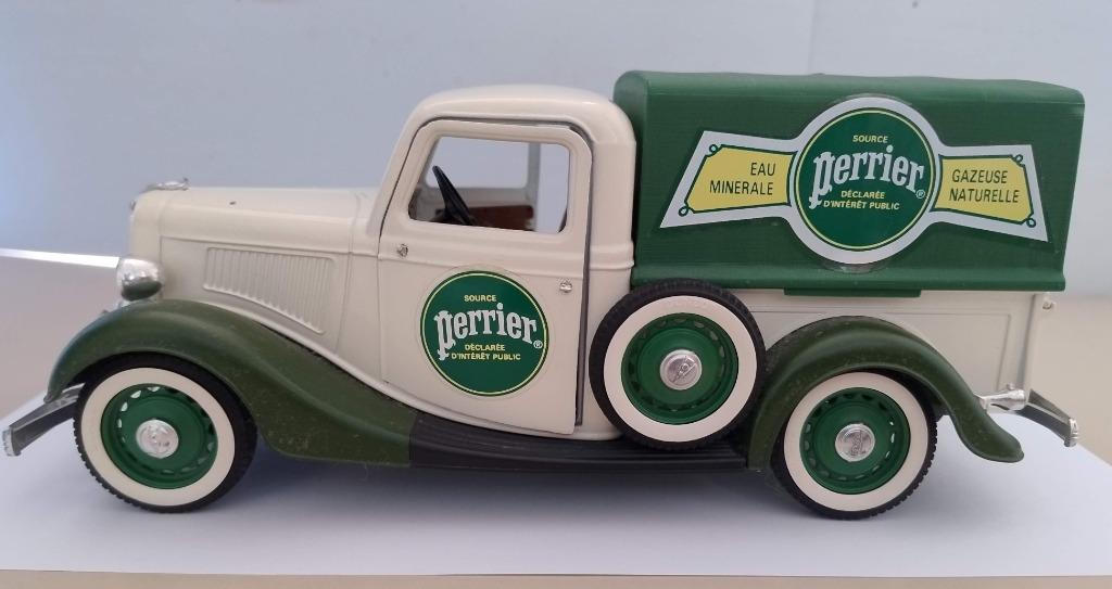 Solido Ford V8 Perrier Truck, Hobby en Vrije tijd, Modelbouw | Auto's en Voertuigen, Verzenden, Gebruikt, Truck