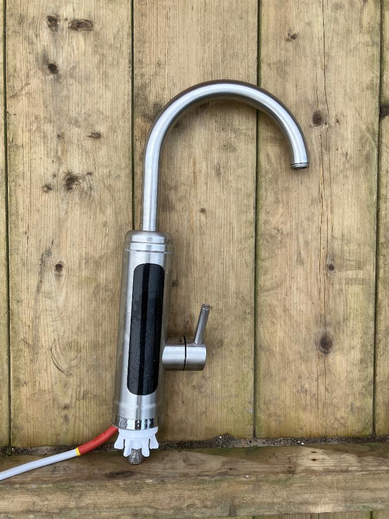 warmwaterkraan op elektriciteit, Enlèvement ou Envoi, Comme neuf, Chrome, Robinet