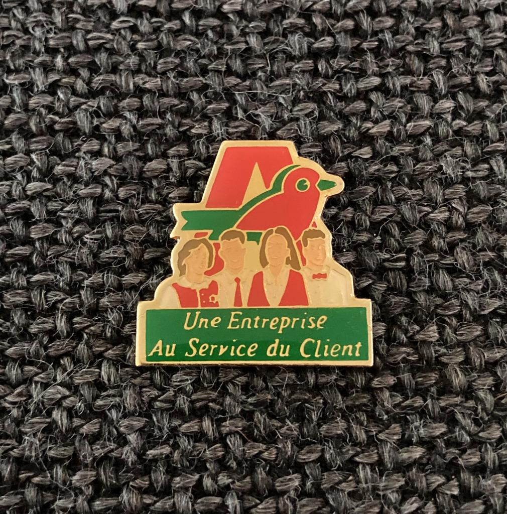PIN - AUCHAN, Envoi, Utilisé, Autres sujets/thèmes, Insigne ou Pin's