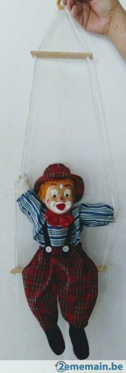 Clown sur balançoire neuf, Enlèvement, Neuf