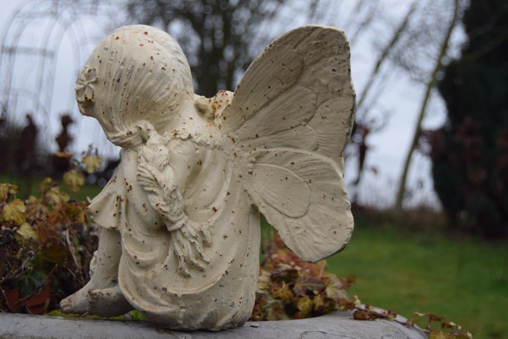 STATUE EN FONTE PATINEE BLANCHE (LA FEE ASSISE ET ASSOUPIE), Enlèvement ou Envoi, Neuf, Autres matériaux, Autres types