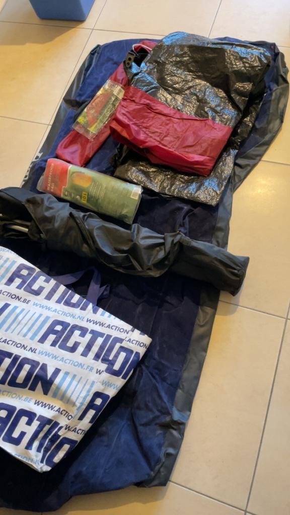 Kampeerpakket tent en toebehoren, Ophalen, Zo goed als nieuw