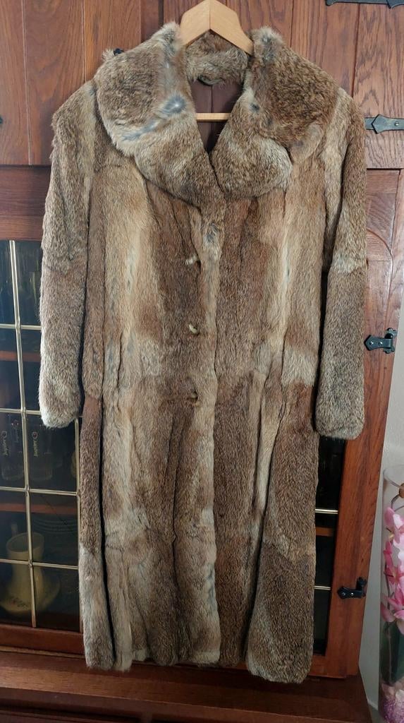 Manteau en véritable fourrure lapin taille 36/38, Beige