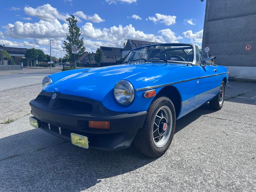 MGB cabrio - 1979 - 1.8 - startklaar !, Auto's, Achterwielaandrijving, Cabriolet, Blauw, Leder en Stof
