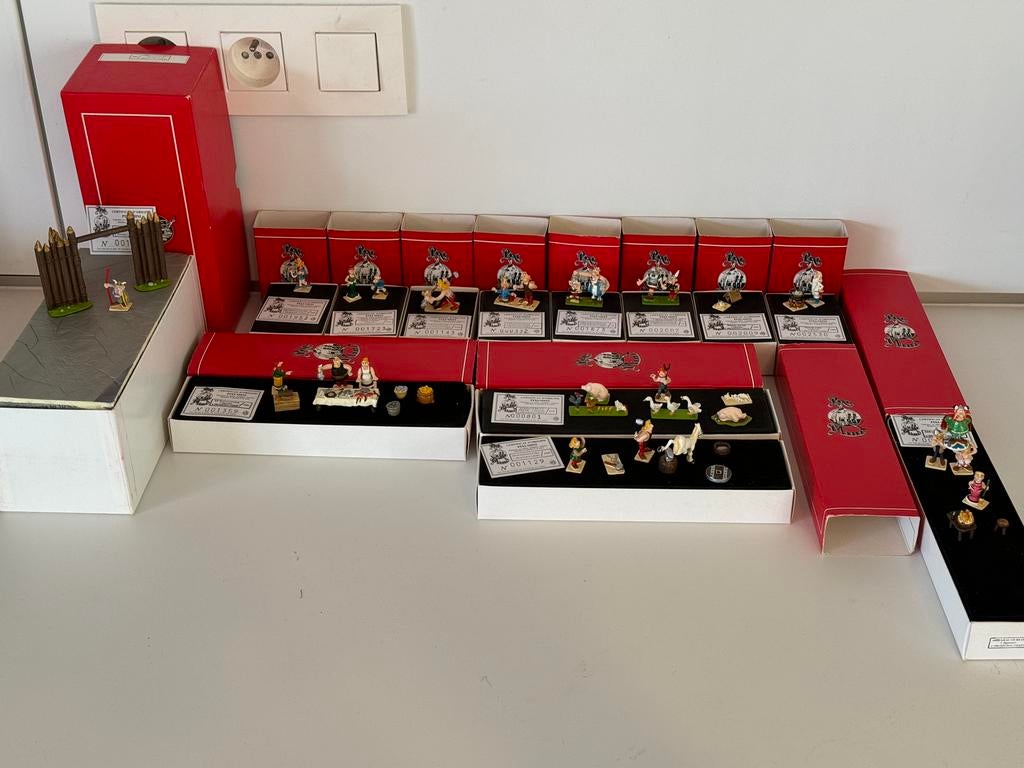 Objets du mini village asterix pixi, Enlèvement ou Envoi, Tintin, Comme neuf