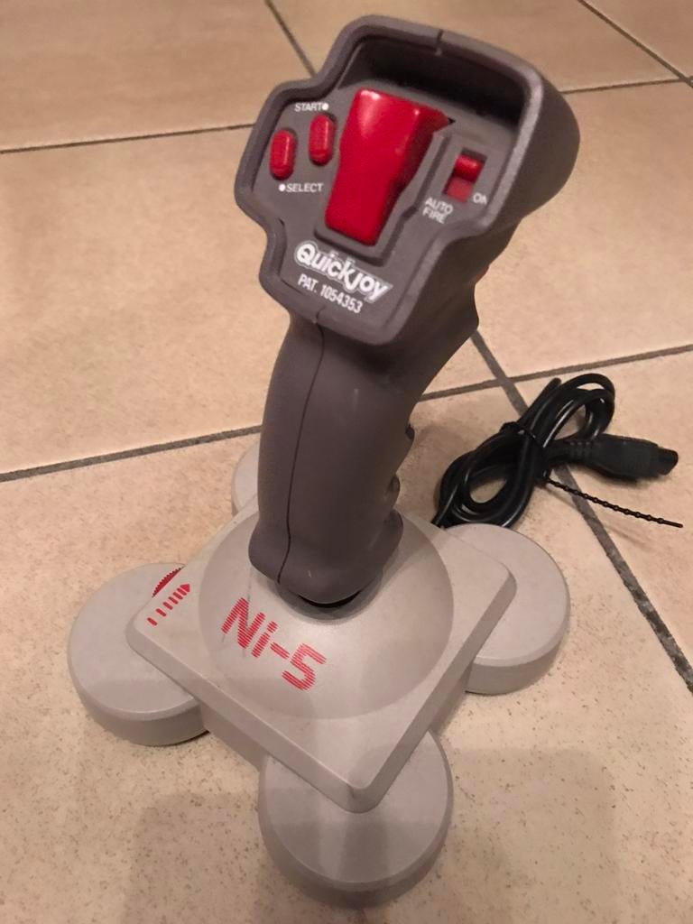 Nintendo NES QuickJoy controller, Ophalen of Verzenden, Zo goed als nieuw, NES