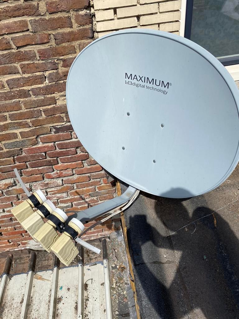 Schotel antenne, Ophalen of Verzenden, Gebruikt, (Schotel)antenne, Overige merken