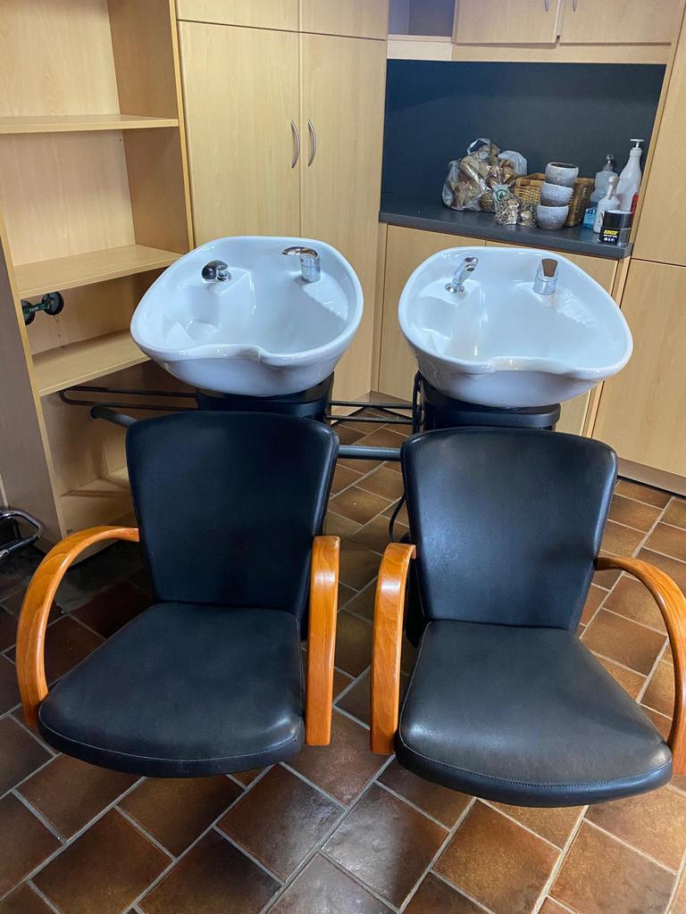 Wasbakken voor kapsalon, Ophalen