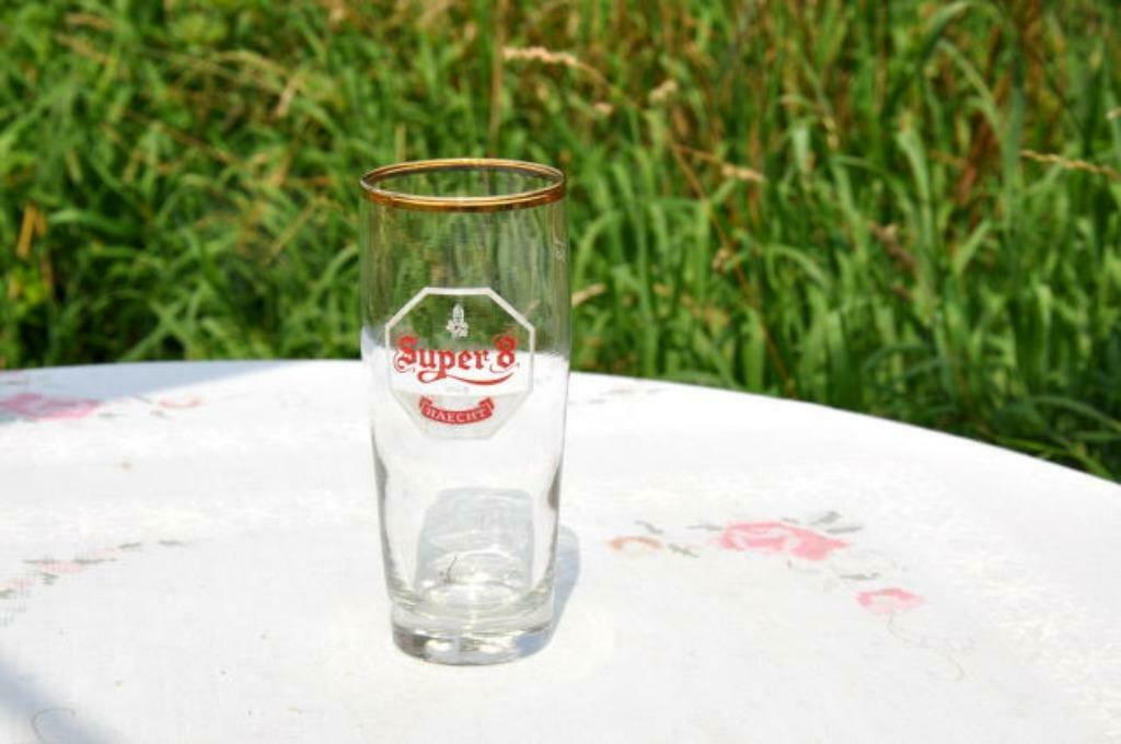 §  verre a biere super 8 haecht coloré, Enlèvement ou Envoi, Utilisé, Verre ou Verres, Autres marques