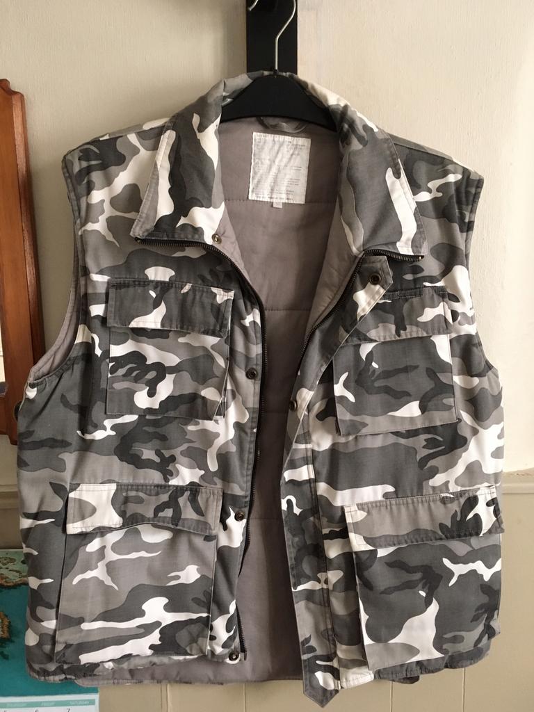 Bodywarmer camouflage, Ophalen, Zo goed als nieuw