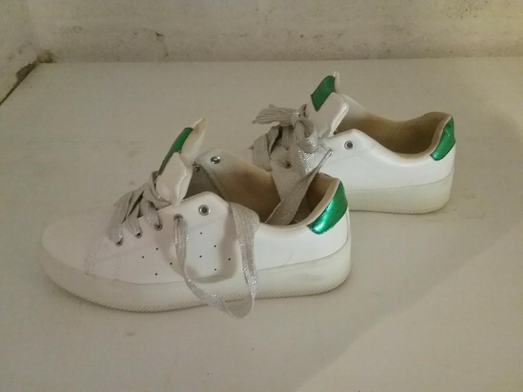 Sneakers, Ophalen of Verzenden, Zo goed als nieuw, Sneakers