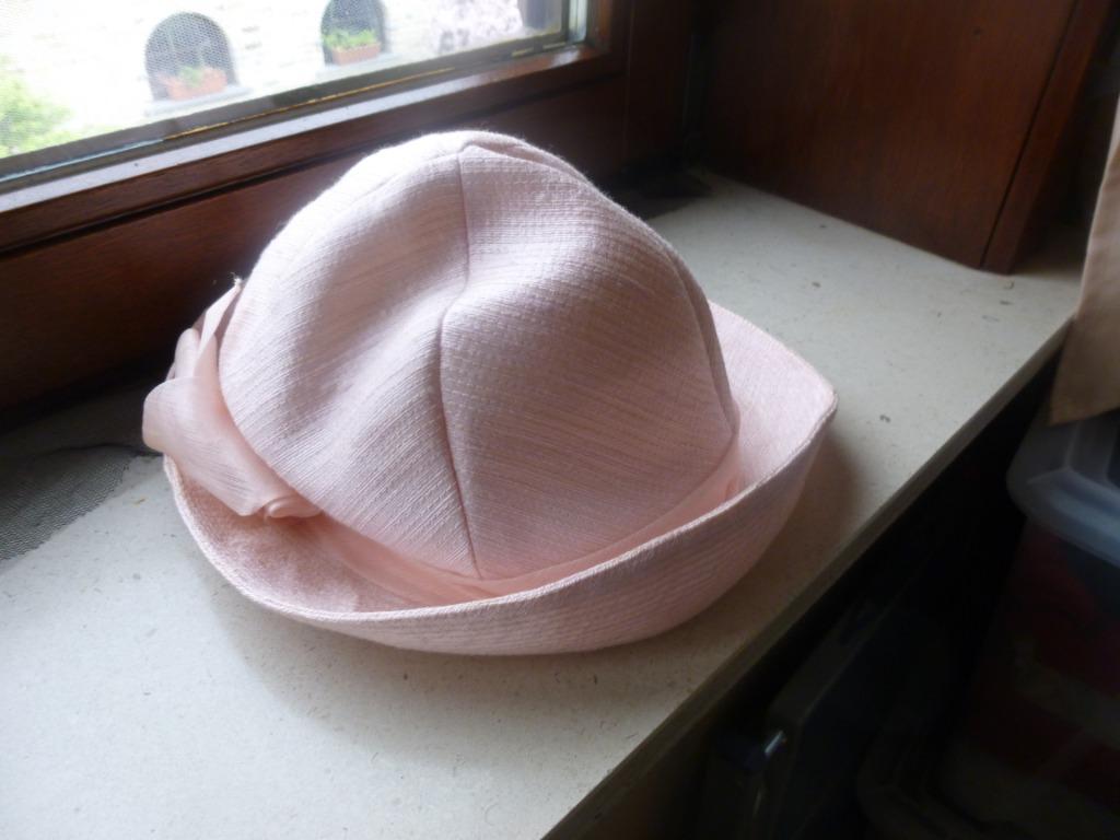 chapeau pour femme, 55 cm (S, 6⅞ pouces) ou moins, Chapeau, Enlèvement, Porté