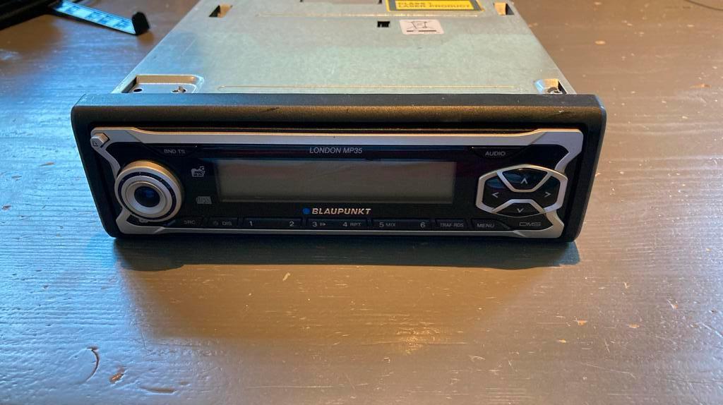 Autoradio CD  London MP35, Zo goed als nieuw