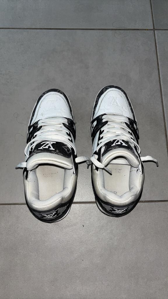 Lv trainers, Ophalen, Gebruikt, Schoenen