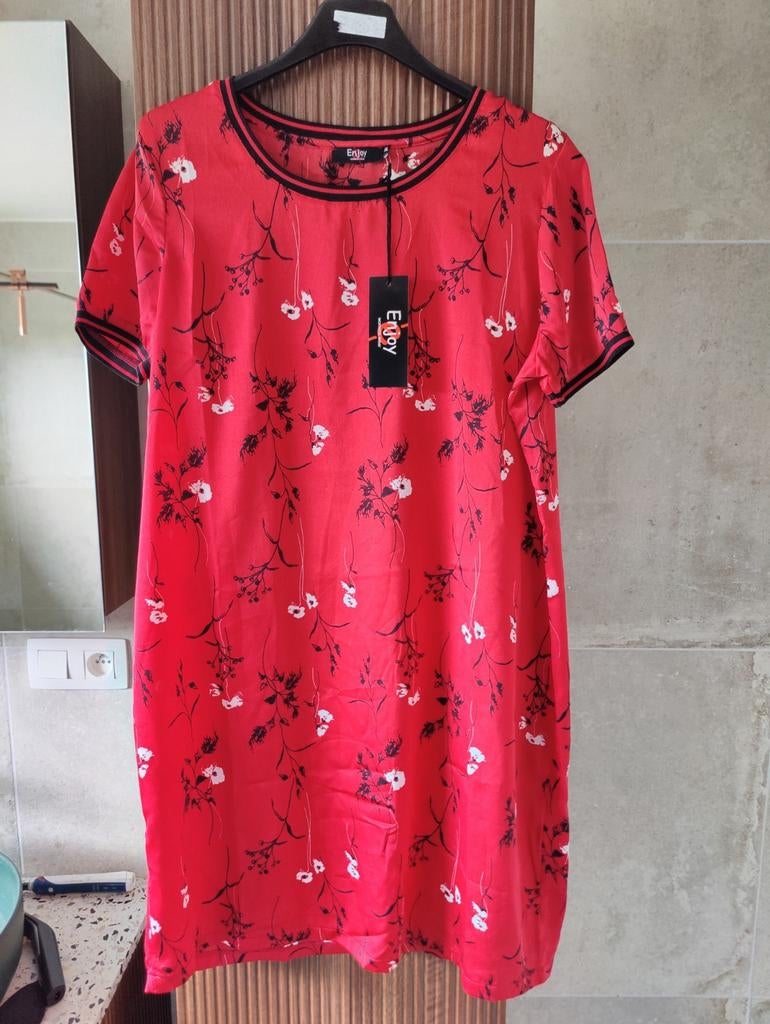 Nieuw zijde-achtig kleedje 'Enjoy' XL-42/44, Kleding | Dames, Maat 42/44 (L), Enjoy, Nieuw, Ophalen of Verzenden