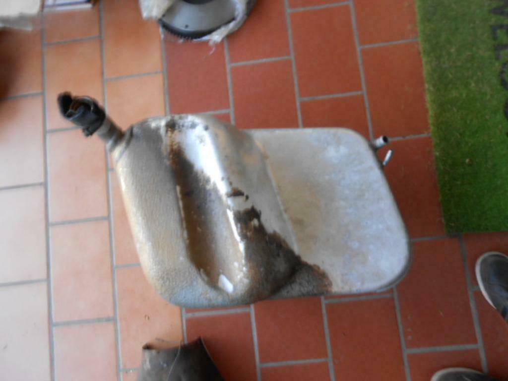 Réservoir de carburant droit pour Ferrari 328, Autos : Pièces & Accessoires, Enlèvement ou Envoi, Utilisé, Ferrari