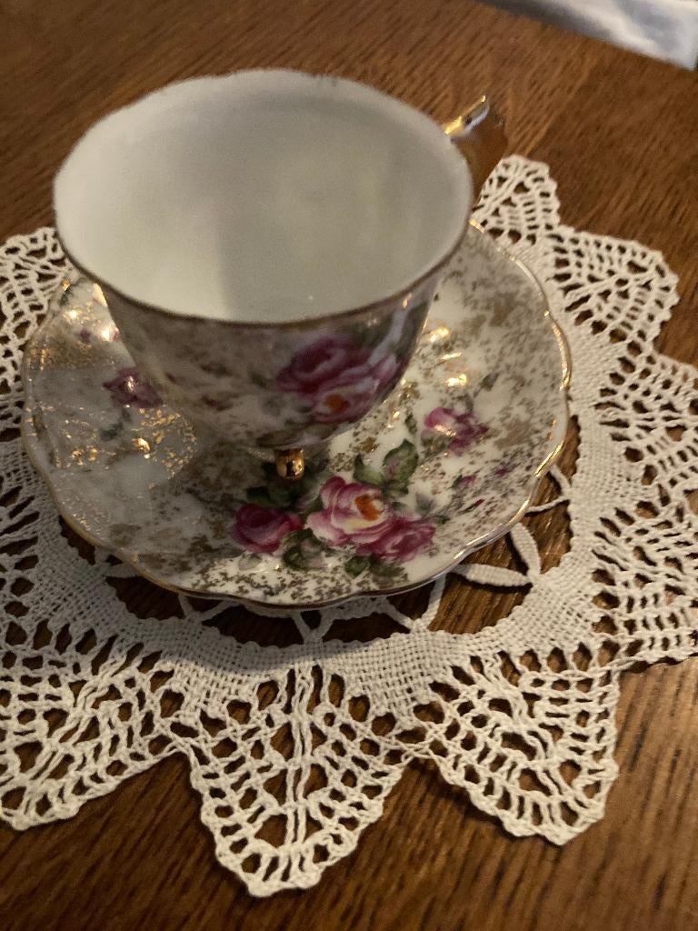 petite tasse à thé ancienne avec assiette, Enlèvement ou Envoi