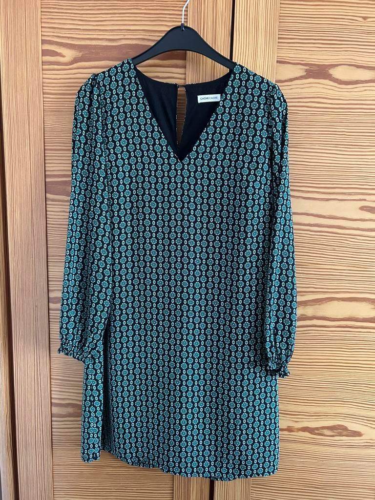Robe fond noir motifs vert et blanc, Enlèvement ou Envoi, Comme neuf, Vert, Robe