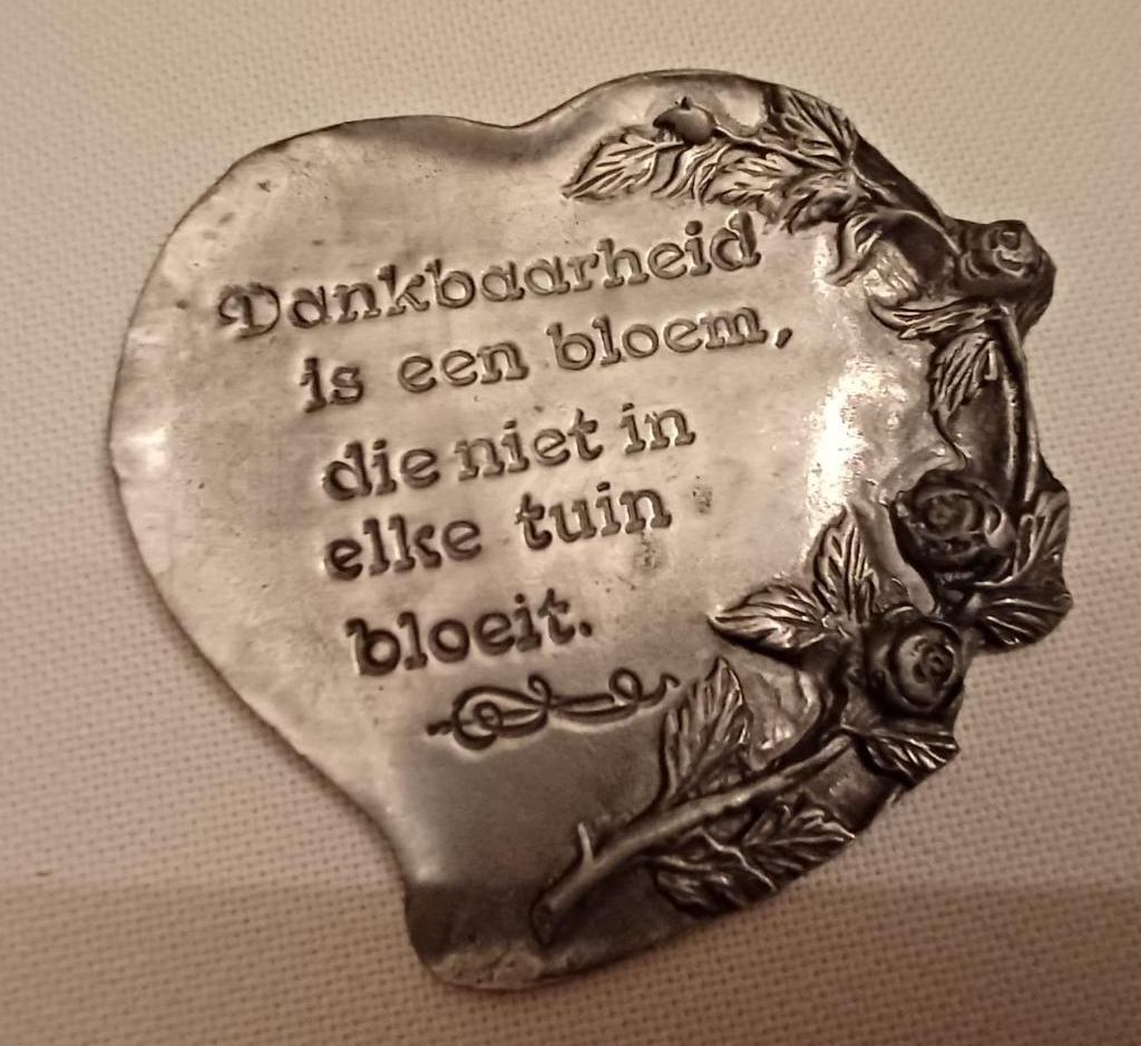 klein tinnen schaal met spreuk om op te hangen, Enlèvement, Comme neuf