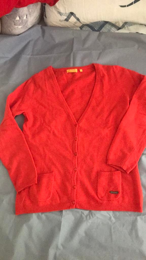 Gilet rouge Butch 80% laine taille M/L NEUF, Vêtements | Femmes, Pulls & Gilets, Neuf