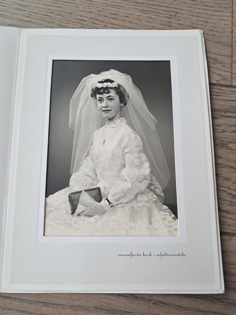 Oude communiefoto genomen te Scheldewindeke, Ophalen of Verzenden, Zo goed als nieuw