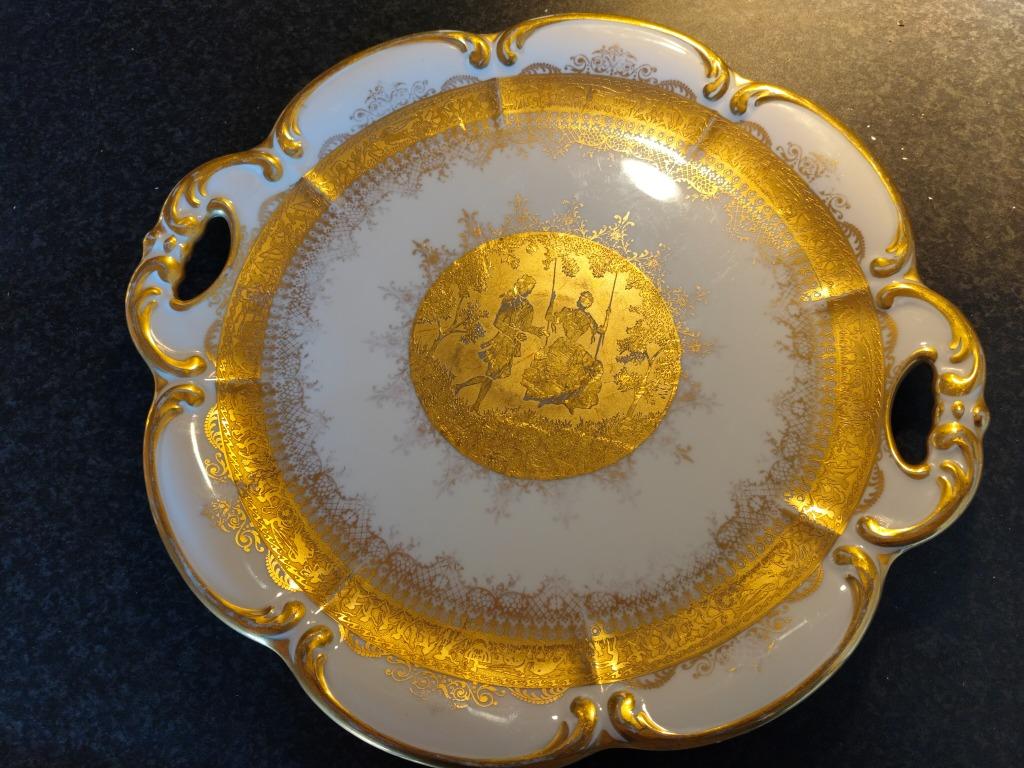 Plat fine porcelaine incrustée or, Antiquités & Art, Enlèvement