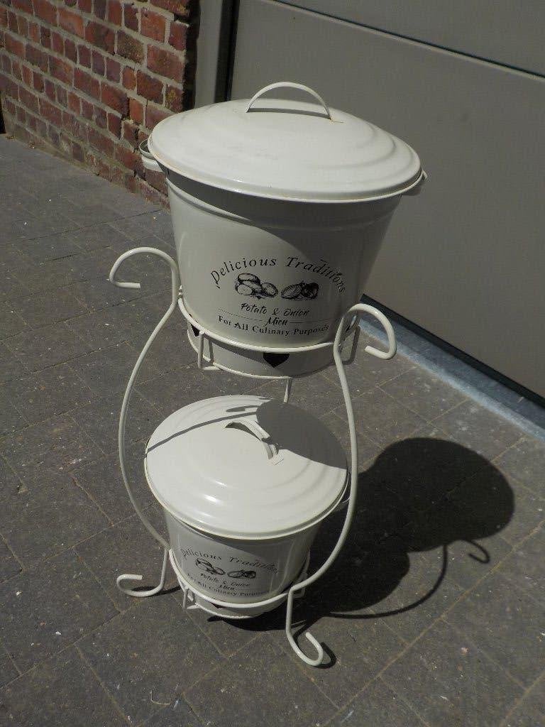 Staander voor aardappelen / ajuin ..., Ophalen