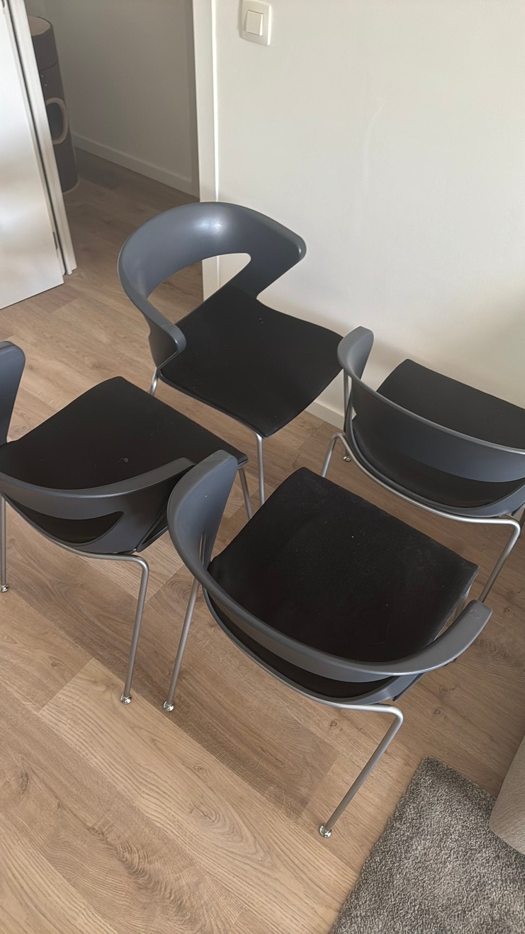 GRATIS Stoelen / Bureaustoelen, Ophalen, Gebruikt, Vier, Grijs