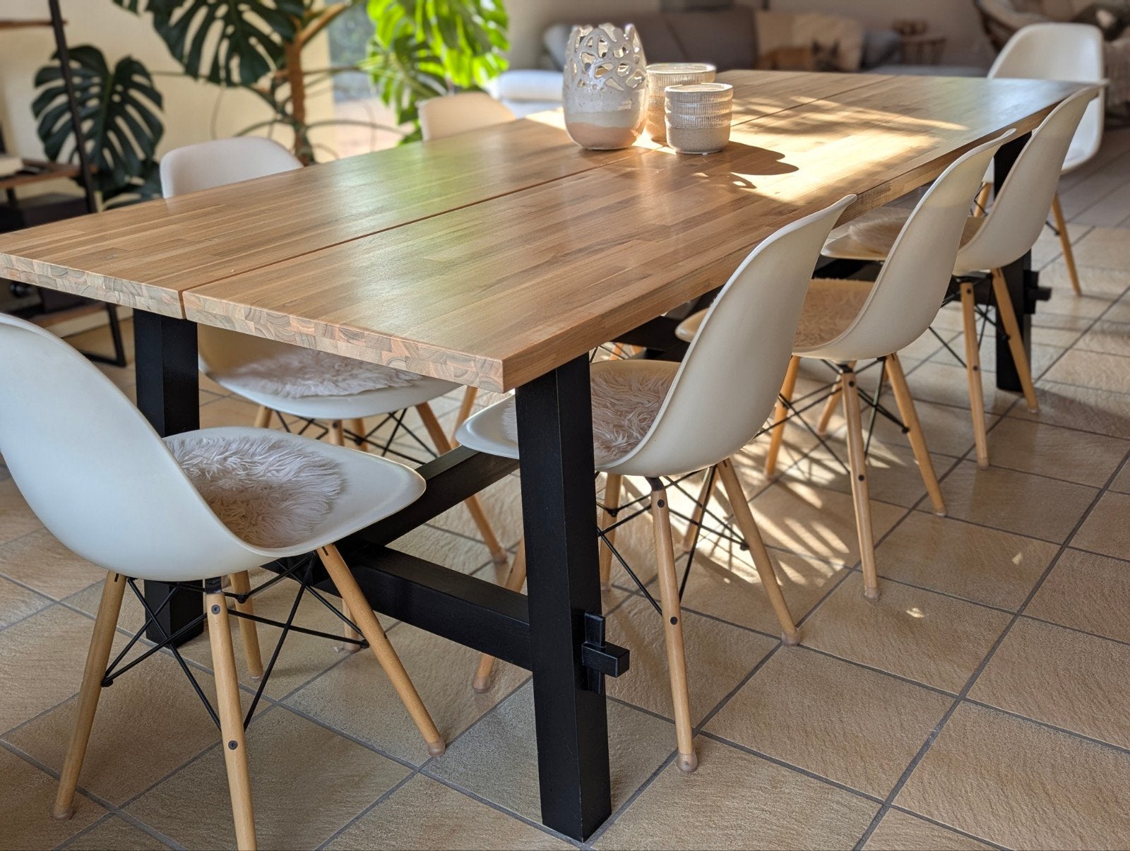 Table à manger Skogsta AVEC 8 chaises, Maison & Meubles, Tables | Tables à manger, Utilisé, 200 cm ou plus, Cinq personnes ou plus