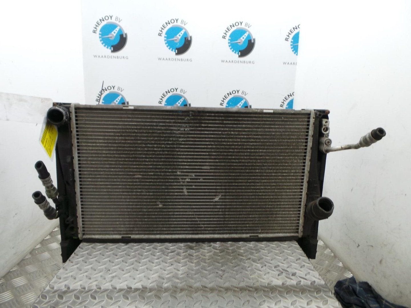 BMW 3 SERIES 320D RADIATEUR 2006, Enlèvement ou Envoi, Utilisé, Stiba membre
