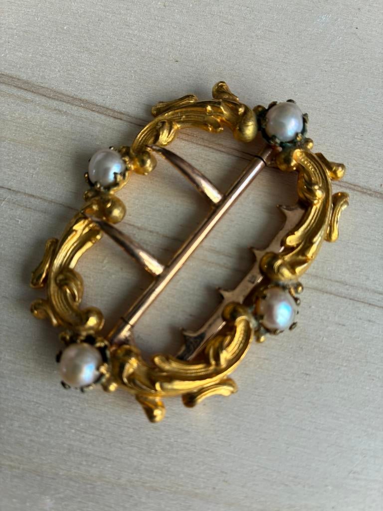 Antieke vergulde gesp/broche met echte parels, Overige materialen, 4 tot 7 cm, Geel, Ophalen of Verzenden