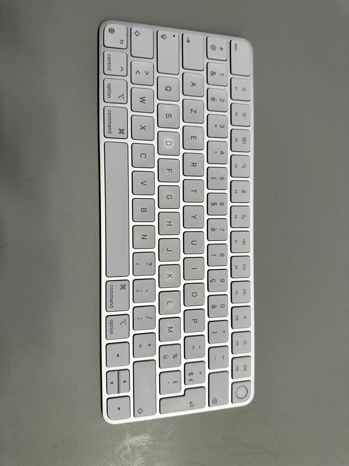 Apple Magic Keyboard Touch ID AZERTY wit, Azerty, Zo goed als nieuw, Draadloos, Ophalen