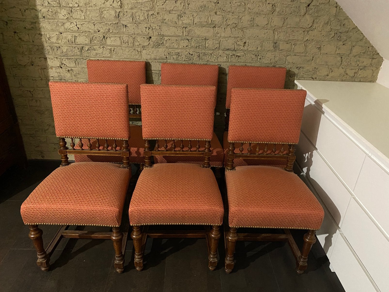 6 antieke / klassieke eetkamer stoelen met nieuwe bekleding, Ophalen