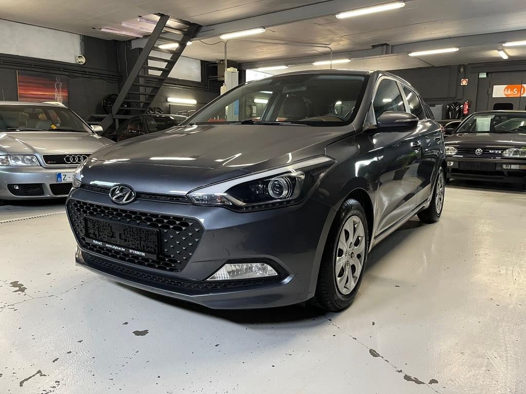 HYUNDAI I20 **12 MOIS DE GARANTIE**, Autos, Hyundai, Argent ou Gris, Achat, Euro 6, Entreprise