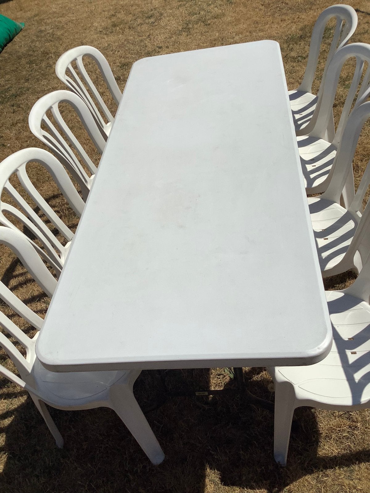 Te huur , tafel en 8 stoelen , meerdere sets , 10€ per dag, Ophalen