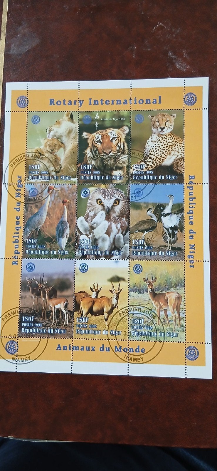 blaadje gestempelde zegels wilde dieren, Ophalen of Verzenden