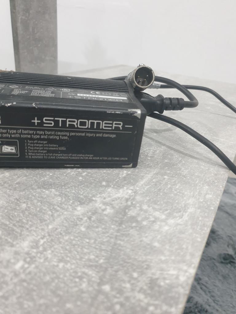 CHARGEUR STROMER ST.1, Vélos & Vélomoteurs, Enlèvement