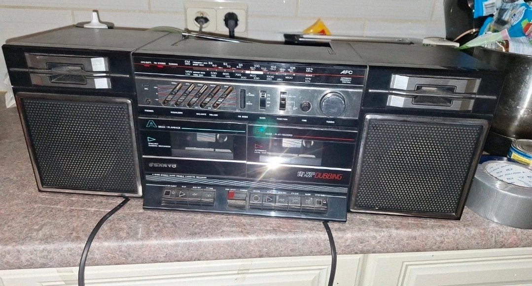 Sanyo ghettoblaster boombox, TV, Hi-fi & Vidéo, Radios, Enlèvement ou Envoi